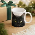 Caneca branca com a foto de um gato preto